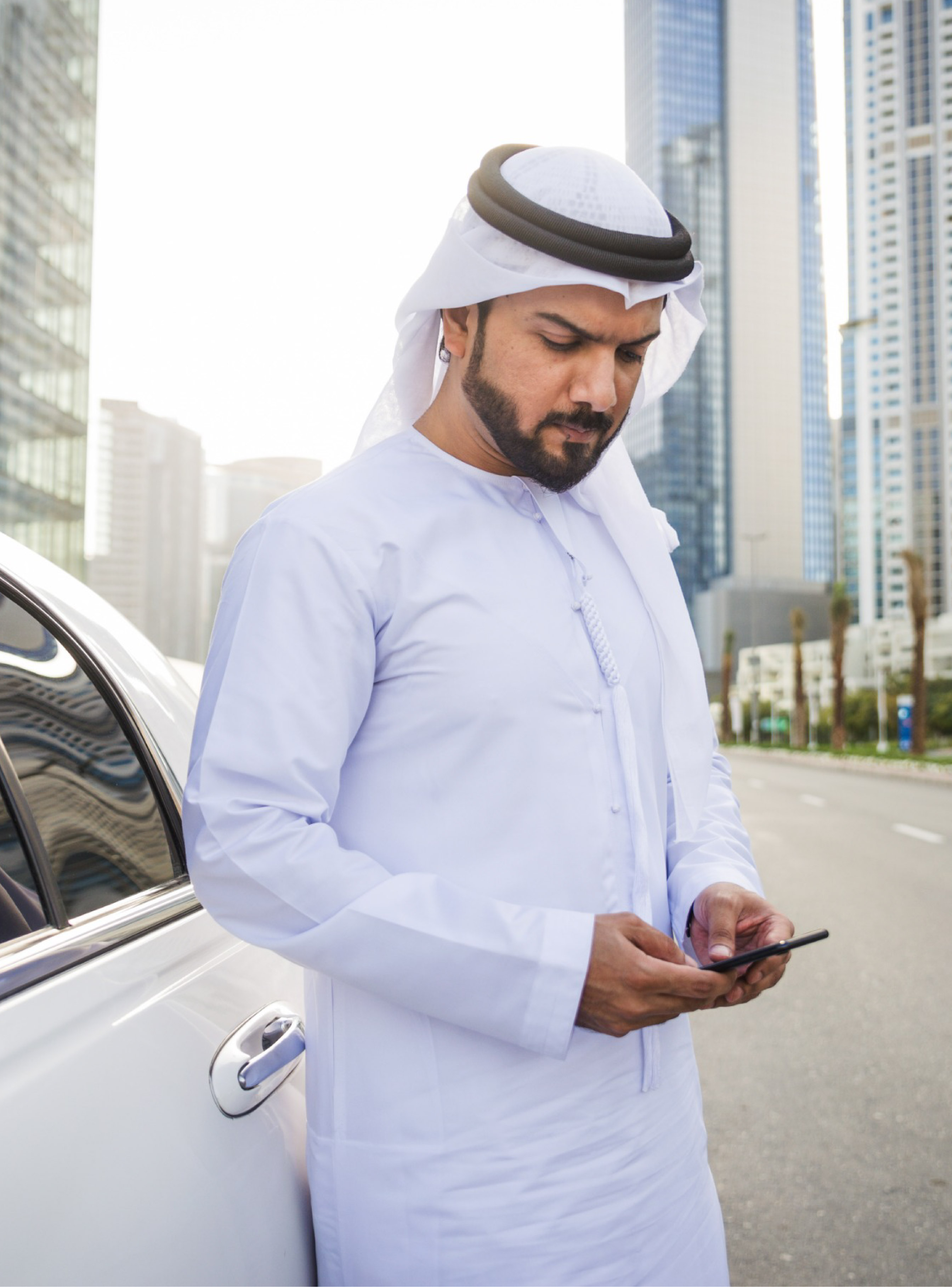 Man using AlParking app